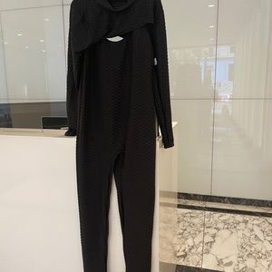 Stretch jumpsuit 2X … fits smaller frame true fit closer to large